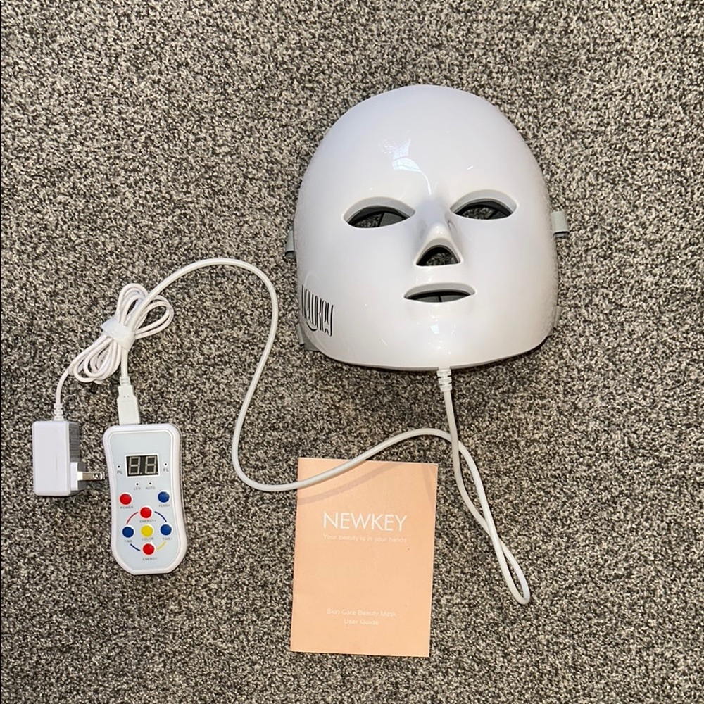 NEWKEY LED Light Therapy Mask - White